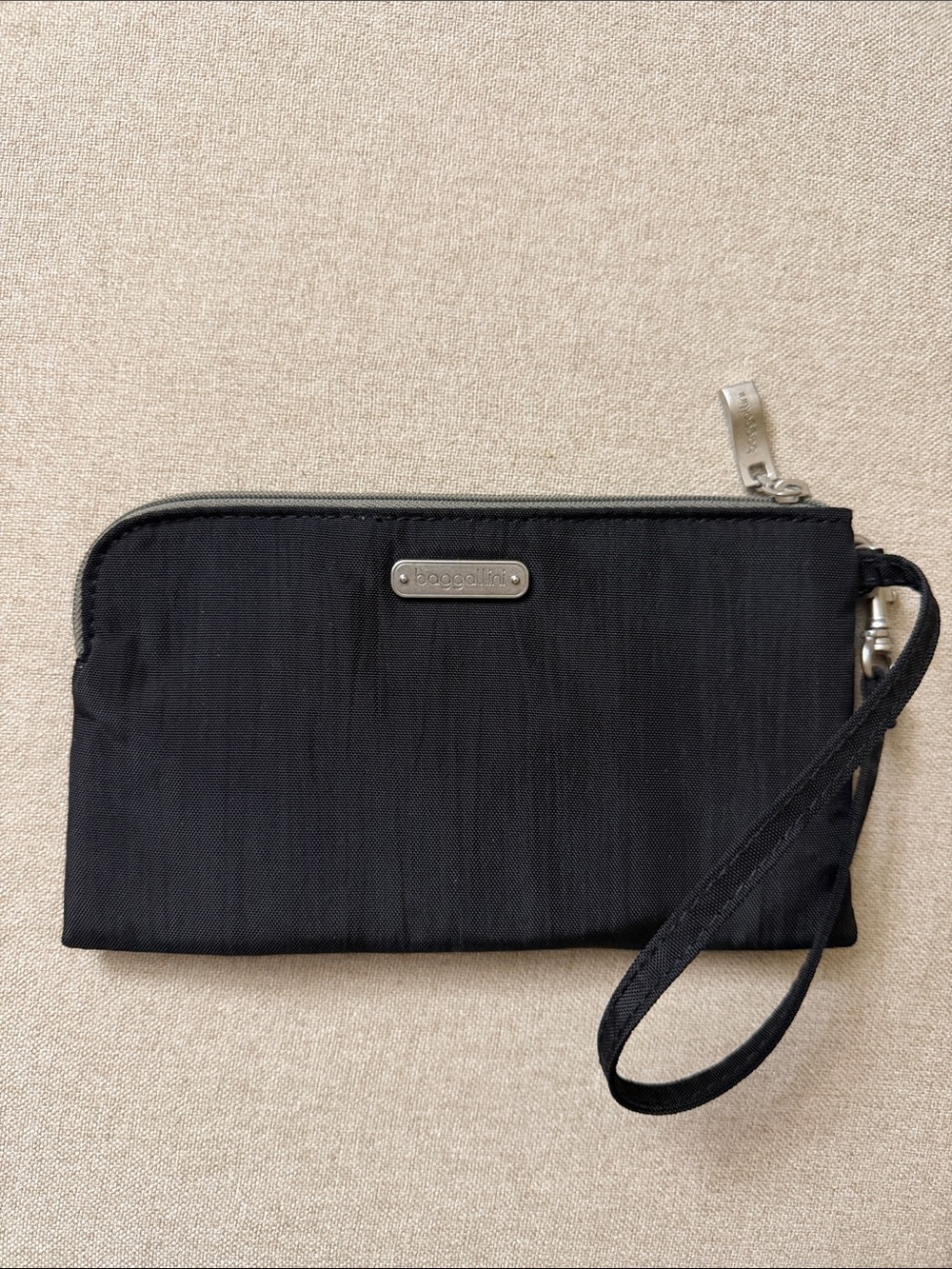 Baggallini Black Zip Wristlet Wallet